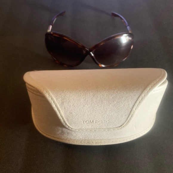 Authentic Tom Ford tortoiseshell sunglasses w/original case offers considered - Picture 10 of 14